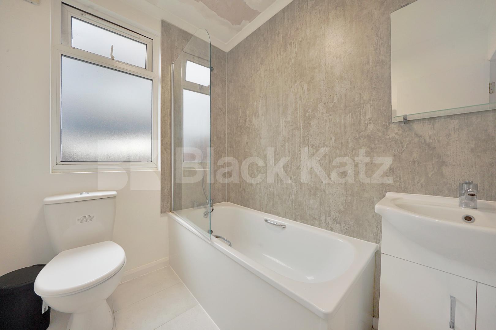 			3 Bedroom, 2 bath, 1 reception Flat			 Priory Terrace, South Hampstead